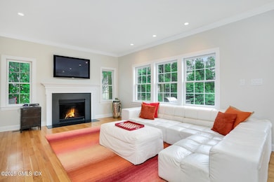 24 Nimitz Pl Old Greenwich CT-large-012-