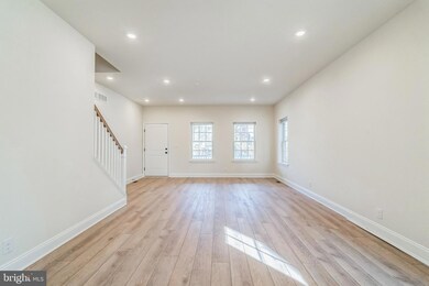 726 W 3rd St, Lansdale, PA 19446 - photo 5