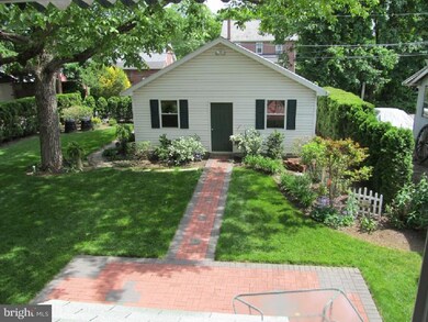 336 E Walnut St, Reading, PA 19607 - photo 2