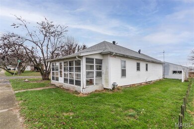 349 Locust St, Eldred, IL 62027 - photo 5