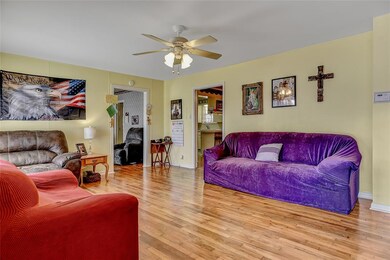 931 W Crawford St, Denison, TX 75020 - photo 6