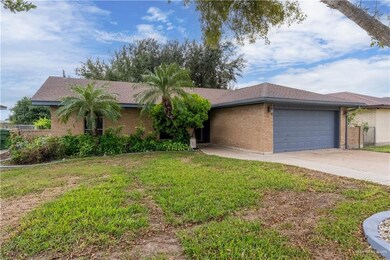 421 Becker St, Alamo, TX 78516 - photo 2