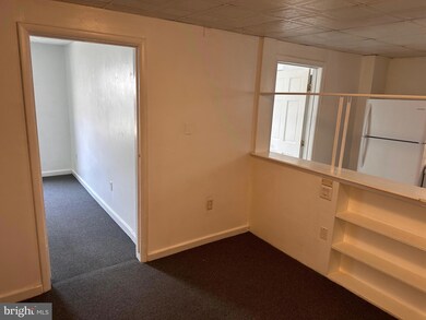 292 N Washington St unit 202, Berkeley Springs, WV 25411 - photo 3