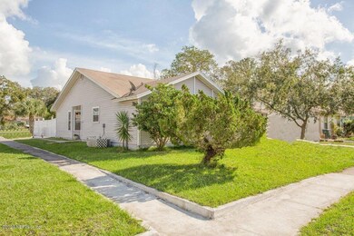 2625 Hidden Village Dr, Jacksonville, FL 32216 - photo 2