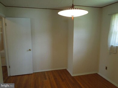 2506 Oak Manor Rd, Sparrows Point, MD 21219 - photo 7