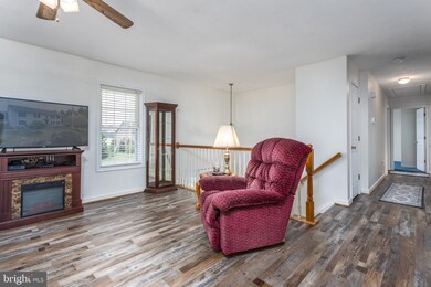 378 Willis Dr, Bunker Hill, WV 25413 - photo 3