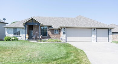 1716 E Furlough Dr, Republic, MO 65738 - photo 2