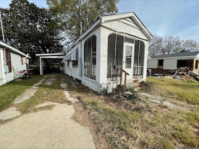 1507 Lorri Burgess Ave, Baton Rouge, LA 70802 - photo 2