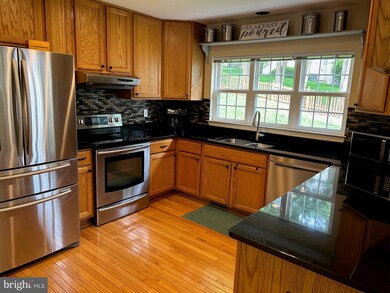 9 Brantford Dr, Stafford, VA 22554 - photo 2