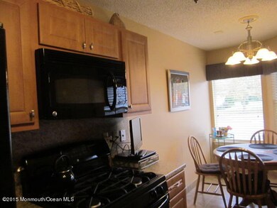 207 Forsythia Ln unit 367, Englishtown, NJ 07726 - photo 4