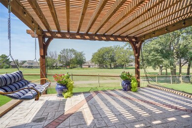 Covered patio overlooking Battle Creek 9th hole!