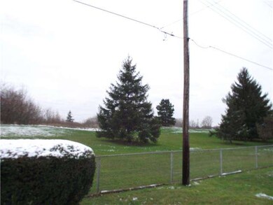 2438 Roseann Dr, Toledo, OH 43611 - photo 3