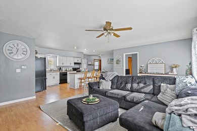 unlisted-address, Roberts, IL 60962 - photo 7