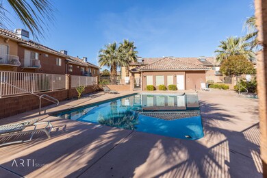 Outdoor Pool & Clubhouse