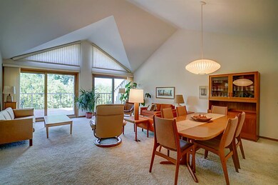 3328 Valley Creek Cir, Middleton, WI 53562 - photo 2