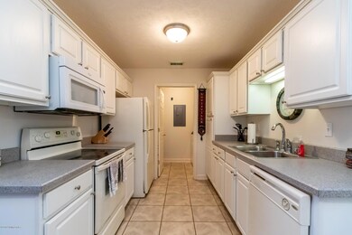 7800 Alfred Schlatter Unit 7-039 - for M