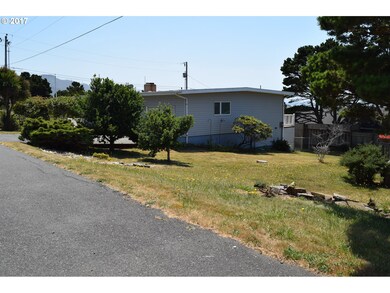 94040 Doyle Point Rd, Gold Beach, OR 97444 - photo 4