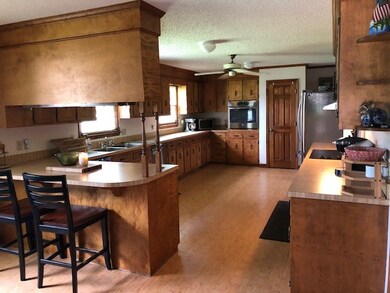 103 Cool Springs Dr, Camden, SC 29020 - photo 2