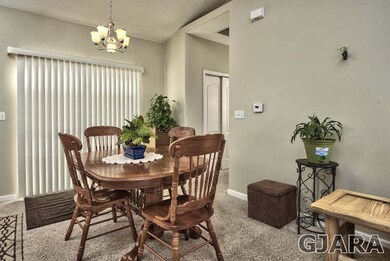 Eat in or out! Just beyond the dining area is the 