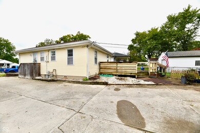 381 N 19th Ave, Beech Grove, IN 46107 - photo 5