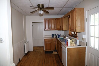 105 Atkinson St, Bellows Falls, VT 05101 - photo 5