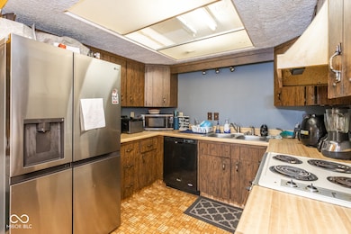 8557 La Corrida Ct, Indianapolis, IN 46227 - photo 4