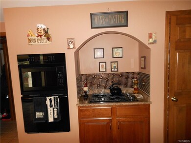 873 Thomas Fox Dr W, North Tonawanda, NY 14120 - photo 4