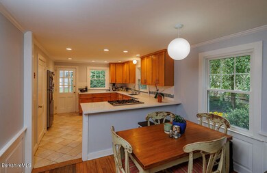 28 Manville St, Great Barrington, MA 01230 - photo 4