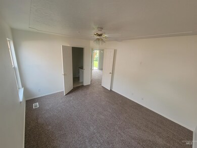 522 S Valley Dr, Nampa, ID 83686 - photo 5