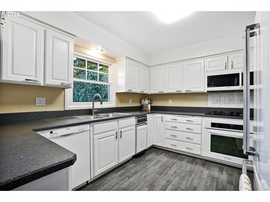 12860 SW Bowmont St, Portland, OR 97225 - photo 6