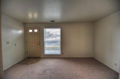 370-living room 1