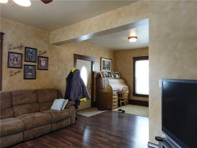 Entry/Foyer.