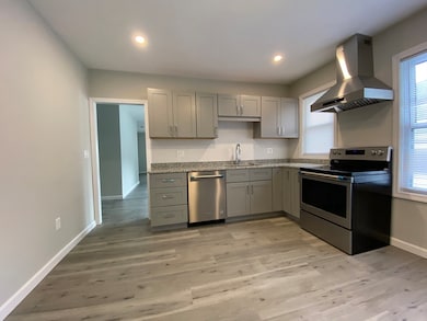 67 Richmond Ave unit 2, Worcester, MA 01602 - photo 3