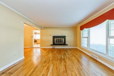 1811 74th St, Windsor Heights, IA 50324 - photo 5