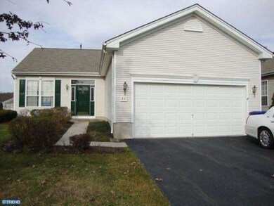 22 Ellington Dr, Columbus, NJ 08022 - photo 3