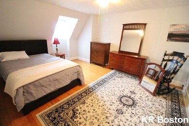 318 Tappan St unit 3 FURNISHED, Brookline, MA 02445 - photo 7