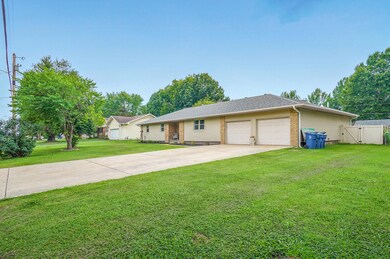 903 N Northview Dr-3