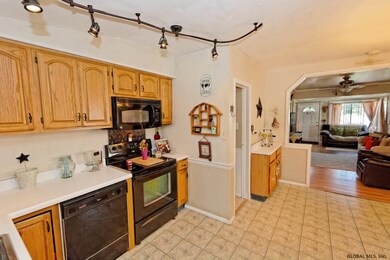 5 Vigars Place, Albany, NY 12205 - photo 4