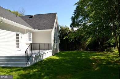 305 S 11th St, Purcellville, VA 20132 - photo 6