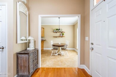 Foyer into Breakfast