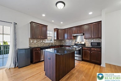 17 Stonecreek Ct, Easton, PA 18045 - photo 3