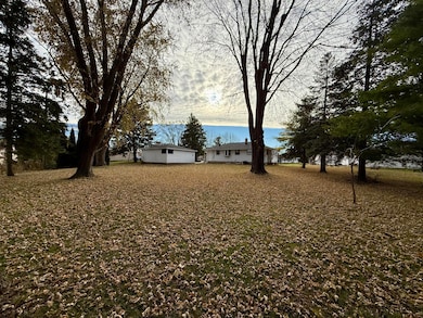 1518 Scott Rd, Port Washington, WI 53074 - photo 2