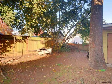 1235 15th Ave SW, Albany, OR 97321 - photo 3