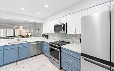Large Modern Kitchen