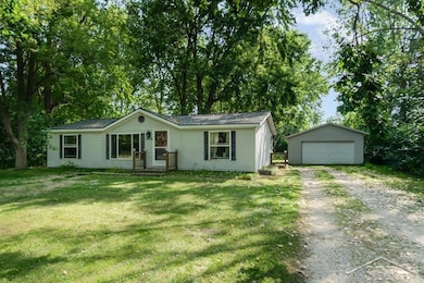 1404 N Texas Ln, Midland, MI 48642 - photo 3