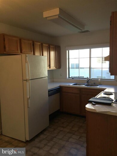 1123 Huntmaster Terrace NE unit 201, Leesburg, VA 20176 - photo 2