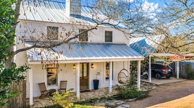 411 W Burbank St, Fredericksburg, TX 78624 - photo 3