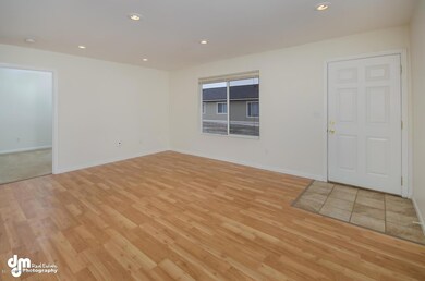 971 E Sue Ln 3D Wasilla AK-large-012-Liv