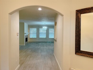 8202 Garrison Point Dr, Houston, TX 77040 - photo 6