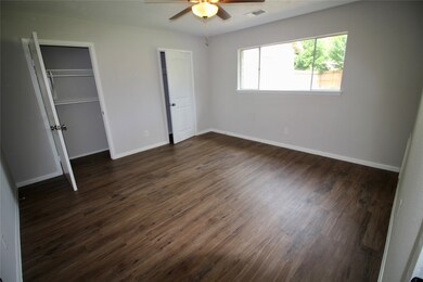 209 Mary Ann Dr, Friendswood, TX 77546 - photo 6